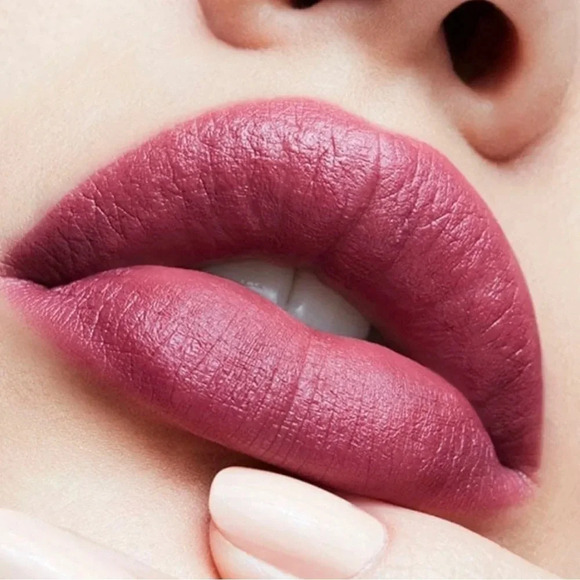 MAC AMOROUS FULL SIZE LIPSTICK NEW - Picture 8 of 15